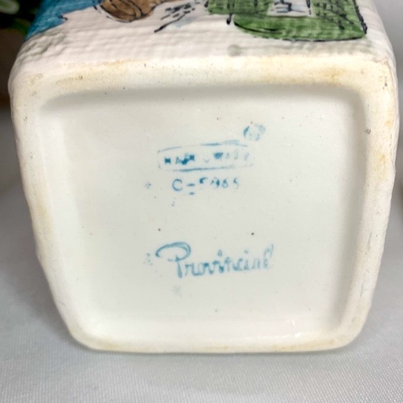 Vintage Provincial bright green, blue & off white ceramic tea storage container - Picture 10 of 10